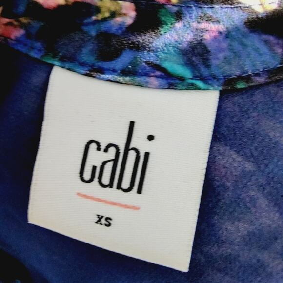 CABI GEOMETRIC BLUE KEY HOLE BLOUSE SIZE XS - Picture 2 of 6